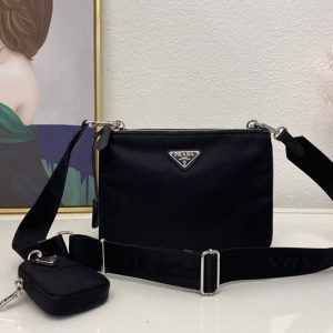 Replica Prada 1BH046 Re-Edition 2000 Re-Nylon shoulder bag in Black Nylon