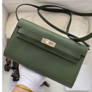 Replica Hermes Kelly Classique To Go Woc Wallet In Green Epsom Leather With Silver Buckle