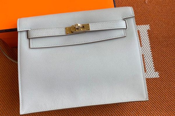 Replica Hermes Kelly Danse 22cm Bag in Light Gray Evercolor Leather with Gold Buckle