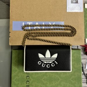 Replica adidas x Gucci 621892 wallet with chain in Black and white leather