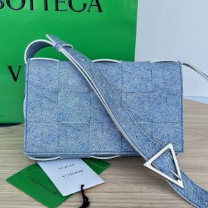 Replica Bottega Veneta 578004 Cassette cross-body bag in Blue Denim Leather