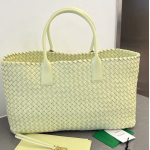 Replica Bottega Veneta 608811 Large Cabat tote bag in Zest washed intrecciato leather