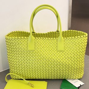 Replica Bottega Veneta 608811 Large Cabat tote bag in Acid kiwi intrecciato leather