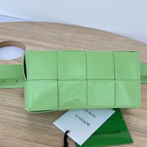 Replica Bottega Veneta 651053 Mini Cassette Belt bag in Green Intrecciato Paper Calf leather