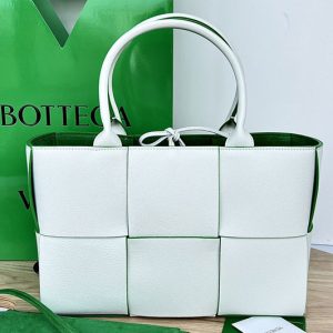 Replica Bottega Veneta 652867 Arco Mini tote bag in White Intrecciato Nappa leather