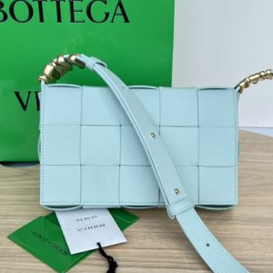 Replica Bottega Veneta 666870 Cassette cross-body bag in Light Blue Intreccio leather