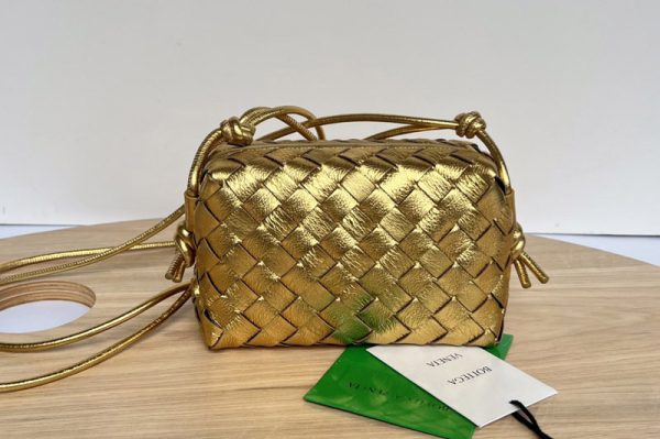 Replica Bottega Veneta 680254 Mini Loop intrecciato leather crossbody bag in Gold Leather