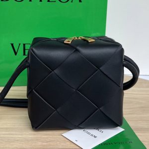 Replica Bottega Veneta 701915 Mini Cassette Camera Bag in Black intreccio leather