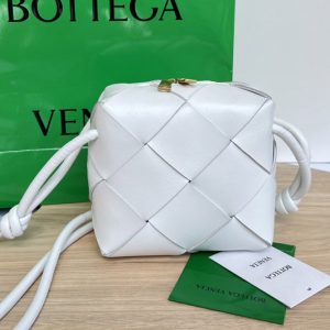 Replica Bottega Veneta 701915 Mini Cassette Camera Bag in White intreccio leather