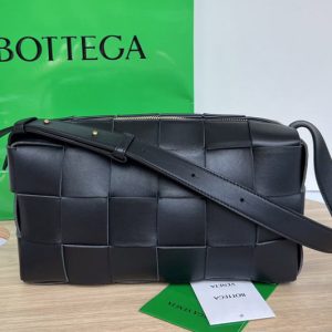 Replica Bottega Veneta 709360 Brick Cassette shoulder bag in Black Intreccio leather