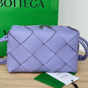 Replica Bottega Veneta 709417 Small Cassette Camera Bag in Wisteria intreccio leather