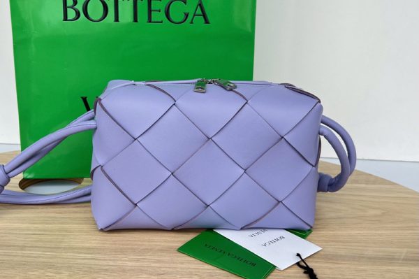 Replica Bottega Veneta 709417 Small Cassette Camera Bag in Wisteria intreccio leather