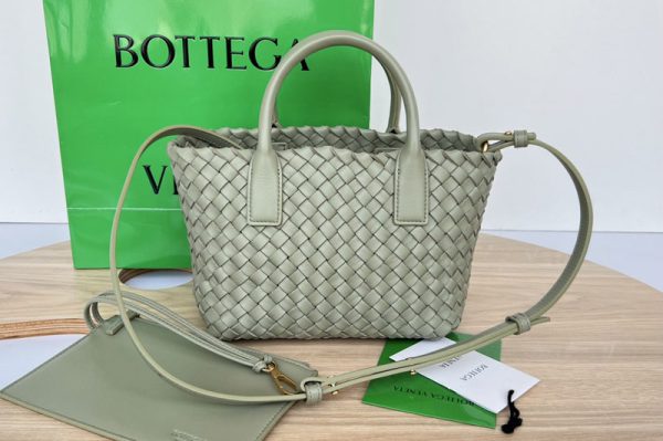 Replica Bottega Veneta 709464 Mini Cabat tote bag in Travertine intreccio leather