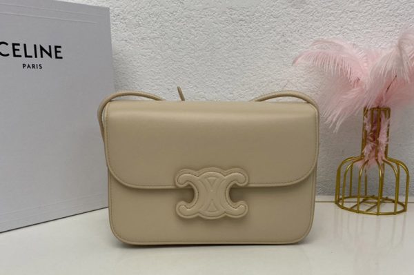 Replica Celine 199223 MEDIUM BAG CUIR TRIOMPHE IN Light Pink NATURAL CALFSKIN