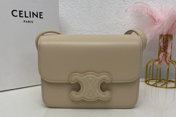 Replica Celine 199233 TEEN BAG CUIR TRIOMPHE IN Light Pink NATURAL CALFSKIN