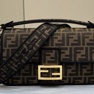 Replica Fendi 8BH600 medium Baguette bag in Brown fabric With Black