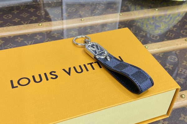 Replica Louis Vuitton M00826 LV Link Dragonne Key holder in Damier Graphite Canvas