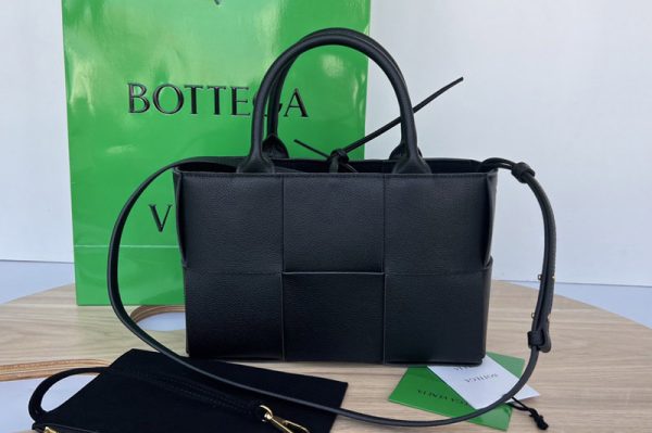 Replica Bottega Veneta 709337 Mini Arco Tote Bag in Black intreccio grained leather