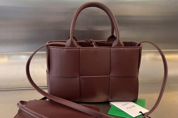 Replica Bottega Veneta 709337 Mini Arco Tote Bag in Fondant intreccio leather