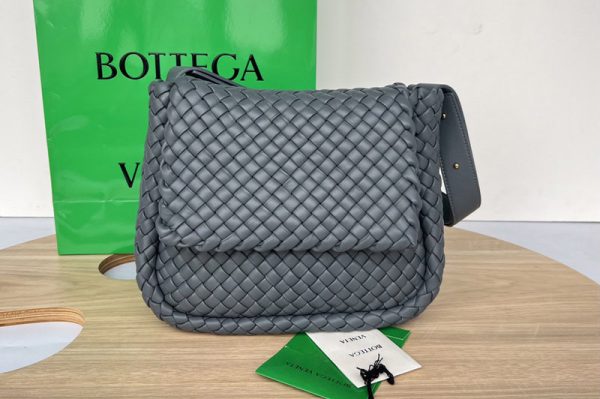 Replica Bottega Veneta 709418 Cobble Shoulder Bag in Gray padded intreccio leather