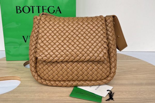 Replica Bottega Veneta 709418 Cobble Shoulder Bag in Brown padded intreccio leather