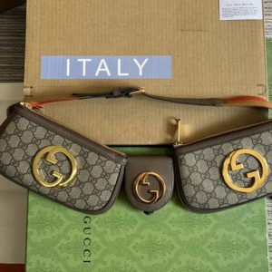 Replica Gucci 702614 Gucci Blondie mini belt bag in Beige and ebony GG Supreme canvas