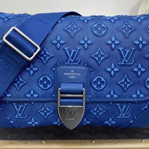 Replica Louis Vuitton M21358 LV Archy Messenger MM bag in Blue Cowhide leather