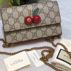 Replica Gucci ‎481291 GG Supreme mini bag with cherries in GG Supreme canvas