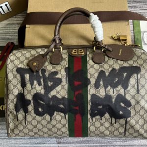 Replica Gucci x Balenciaga 680124 Hacker Project Boston Bag in Beige/ebony GG Supreme canvas