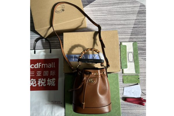 Replica Gucci 724667 Gucci Diana mini bucket bag in Brown leather