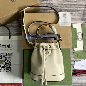 Replica Gucci 724667 Gucci Diana mini bucket bag in White leather